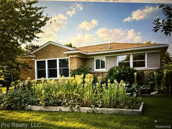 17028 W 13 Mile Road, Beverly Hills Village, Mi 48025