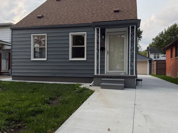 734 Highland Street, Wyandotte, Mi 48192