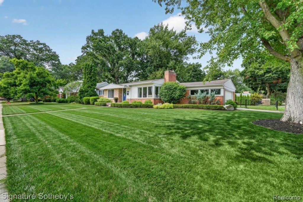 16016 N Dunblaine Avenue S, Beverly Hills Village, Mi 48025 Main Photo
