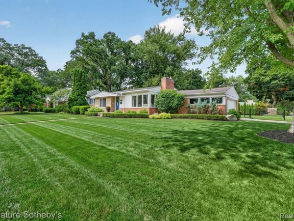 16016 N Dunblaine Avenue S, Beverly Hills Village, Mi 48025