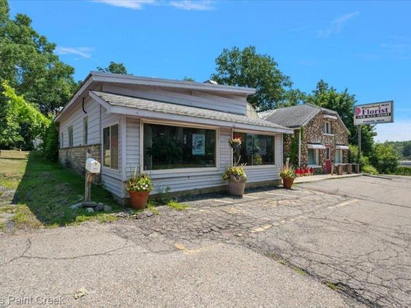 5992 Dixie Highway, Independence Township, Mi 48346