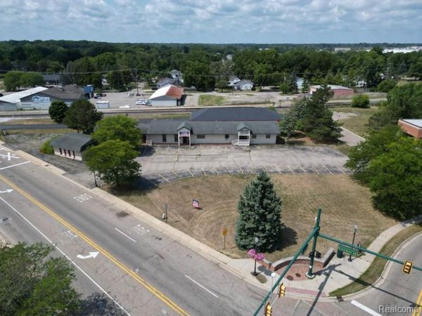 320 E Grand Blanc Road Road, Grand Blanc, Mi 48439