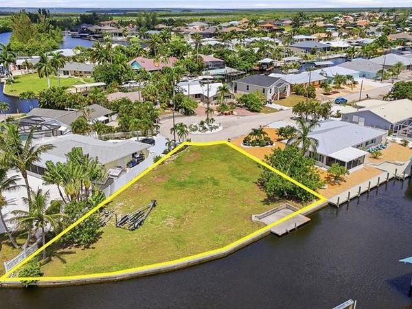 12100 Moon Shell DR , MATLACHA ISLES, FL 33991