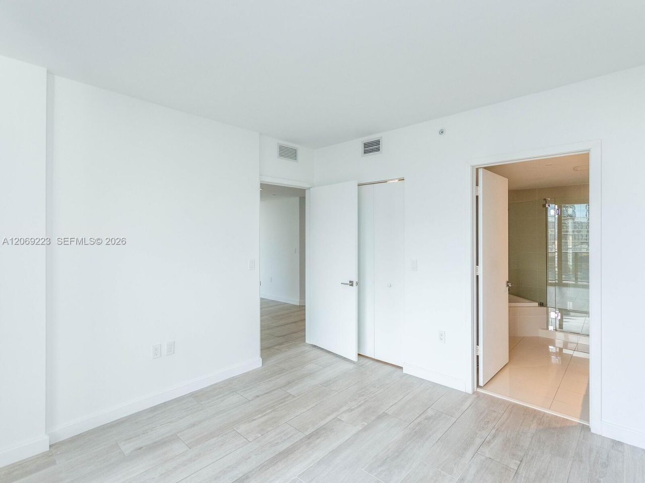 45 SW 9th St , Unit 1201, Miami, FL 33130 Photo