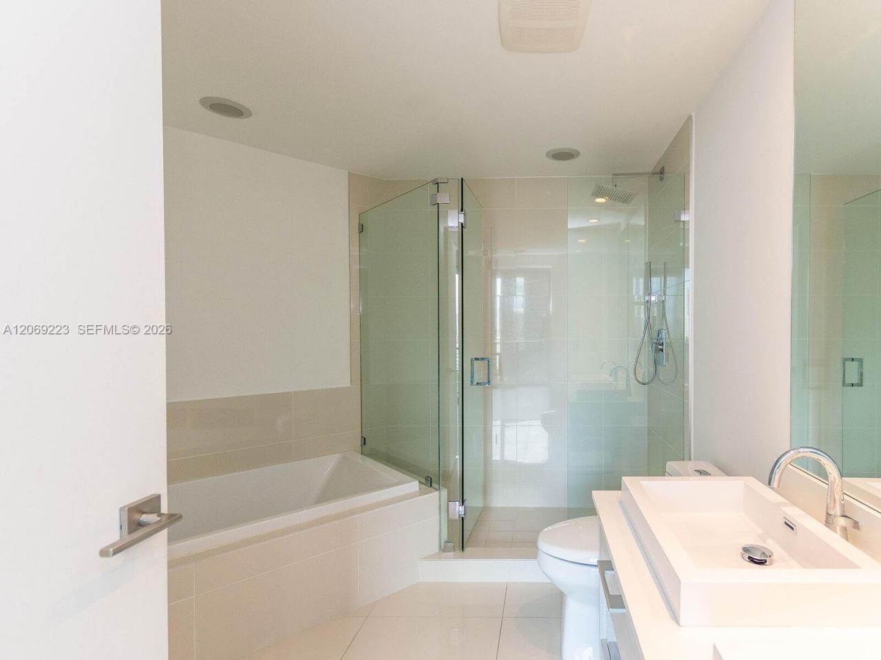 45 SW 9th St , Unit 1201, Miami, FL 33130 Photo