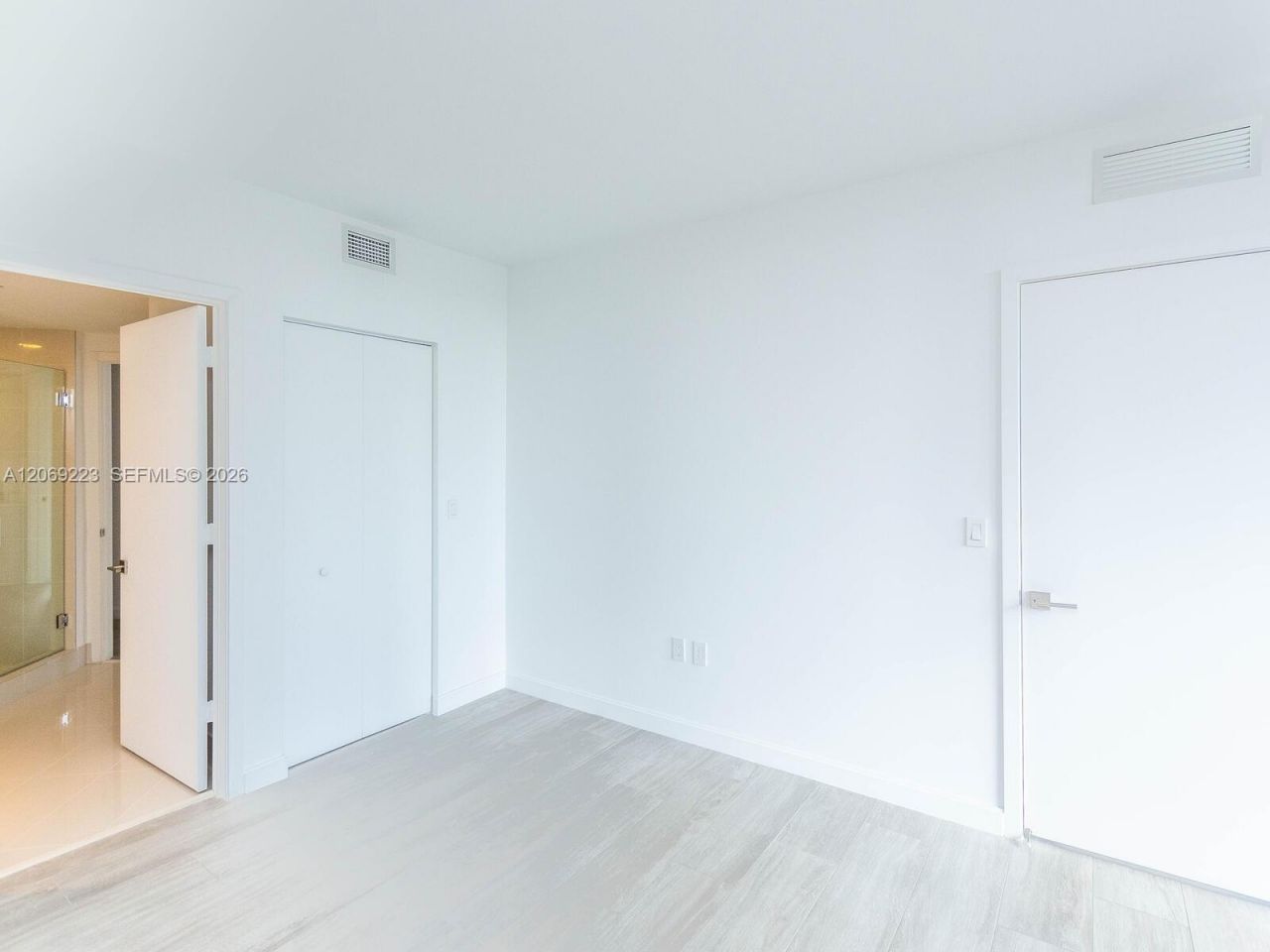 45 SW 9th St , Unit 1201, Miami, FL 33130 Photo