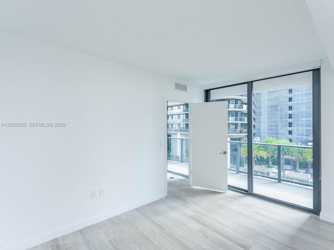 45 SW 9th St , Unit 1201, Miami, FL 33130 Photo
