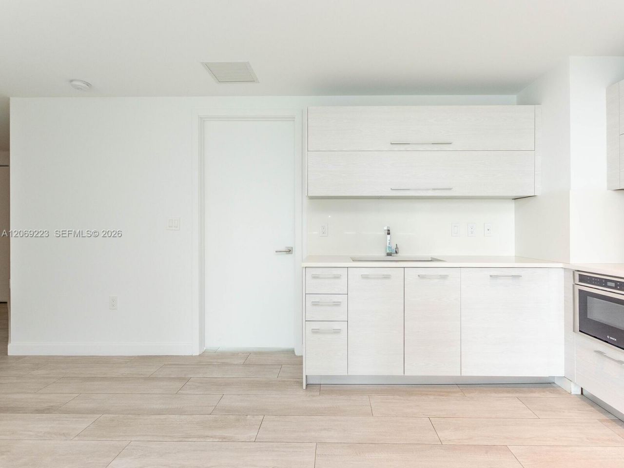 45 SW 9th St , Unit 1201, Miami, FL 33130 Photo