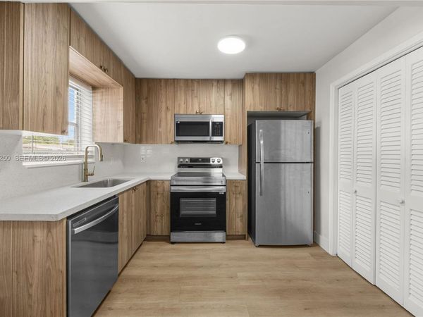 2418 Polk St , Unit 102, Hollywood, FL 33020