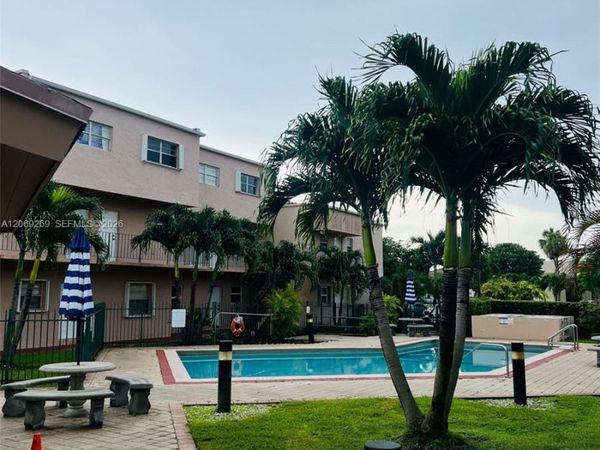 10500 SW 8th St , Unit 410, Miami, FL 33174