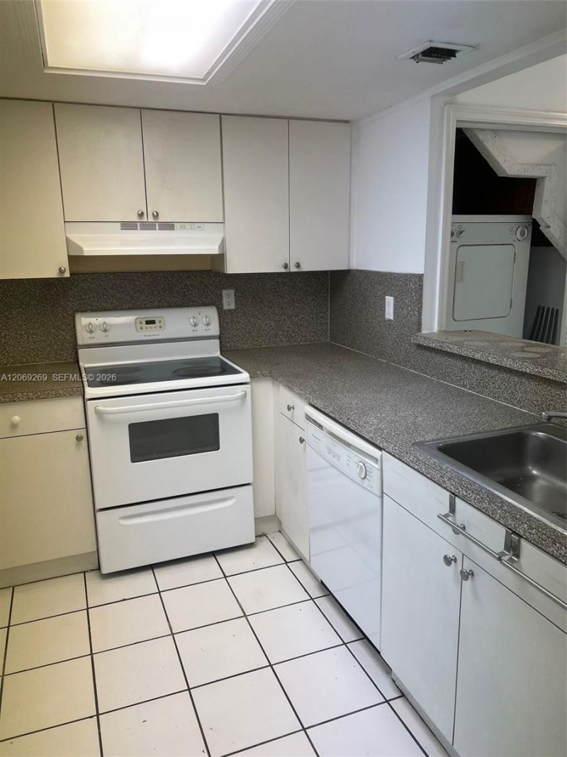 10500 SW 8th St , Unit 410, Miami, FL 33174 Photo