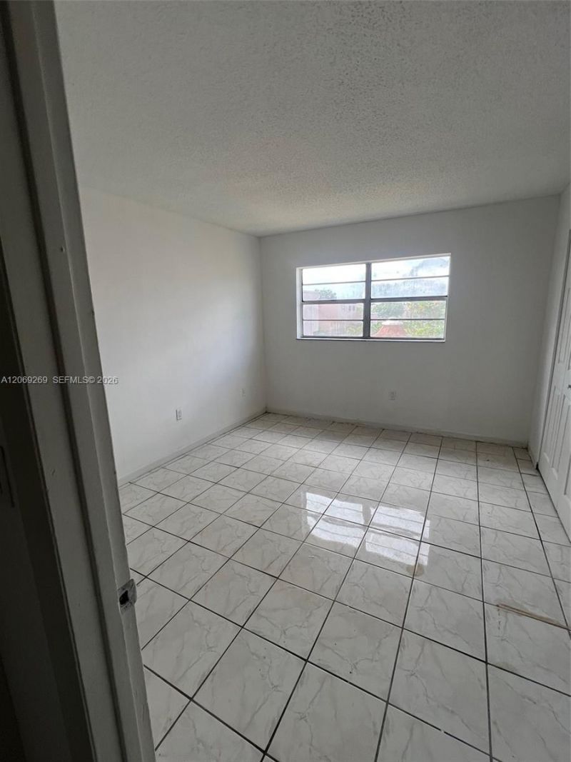 10500 SW 8th St , Unit 410, Miami, FL 33174 Photo