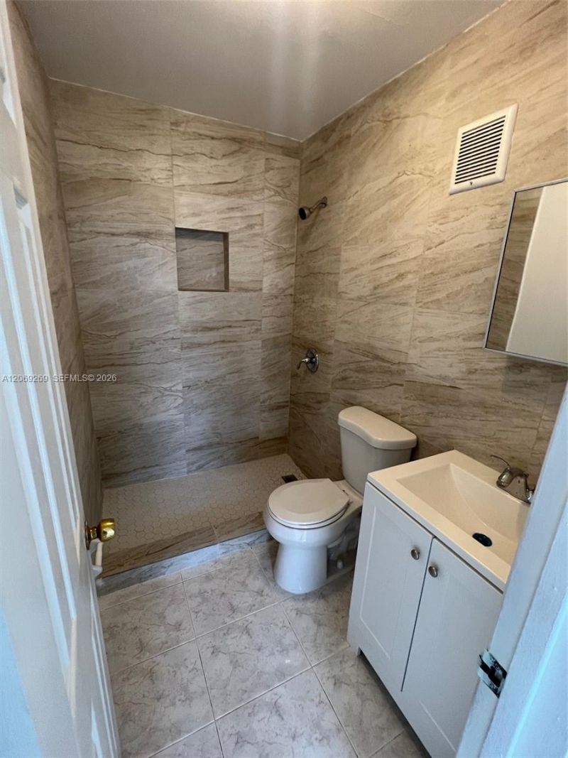 10500 SW 8th St , Unit 410, Miami, FL 33174 Photo