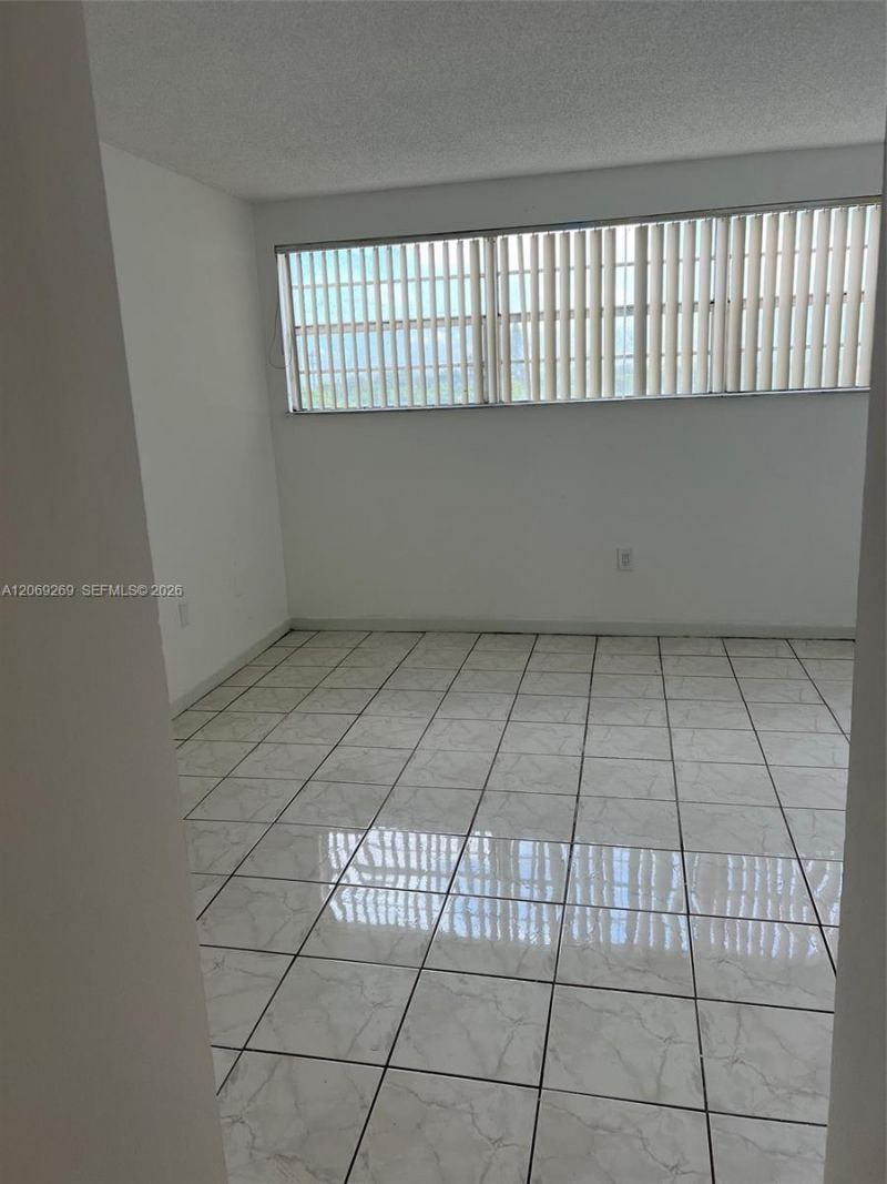 10500 SW 8th St , Unit 410, Miami, FL 33174 Photo