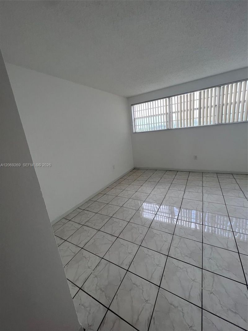 10500 SW 8th St , Unit 410, Miami, FL 33174 Photo