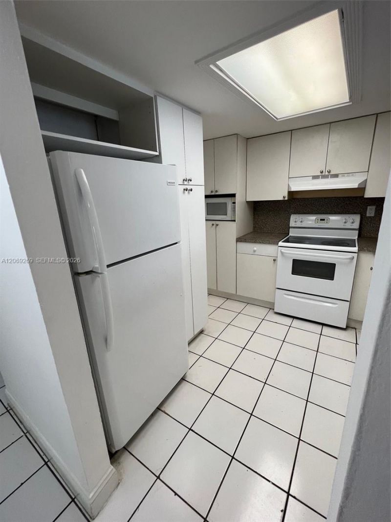 10500 SW 8th St , Unit 410, Miami, FL 33174 Photo