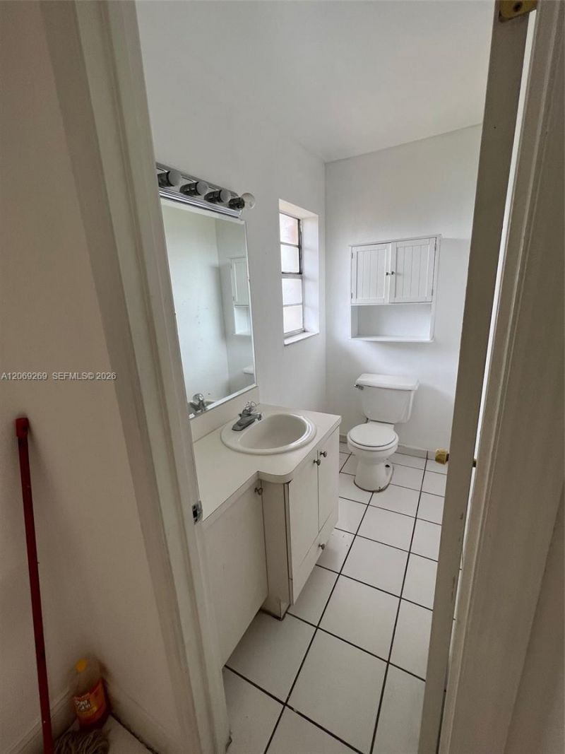 10500 SW 8th St , Unit 410, Miami, FL 33174 Photo