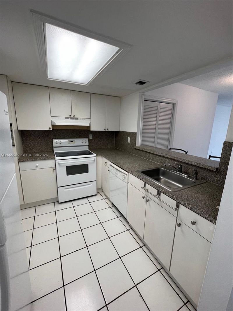 10500 SW 8th St , Unit 410, Miami, FL 33174 Photo