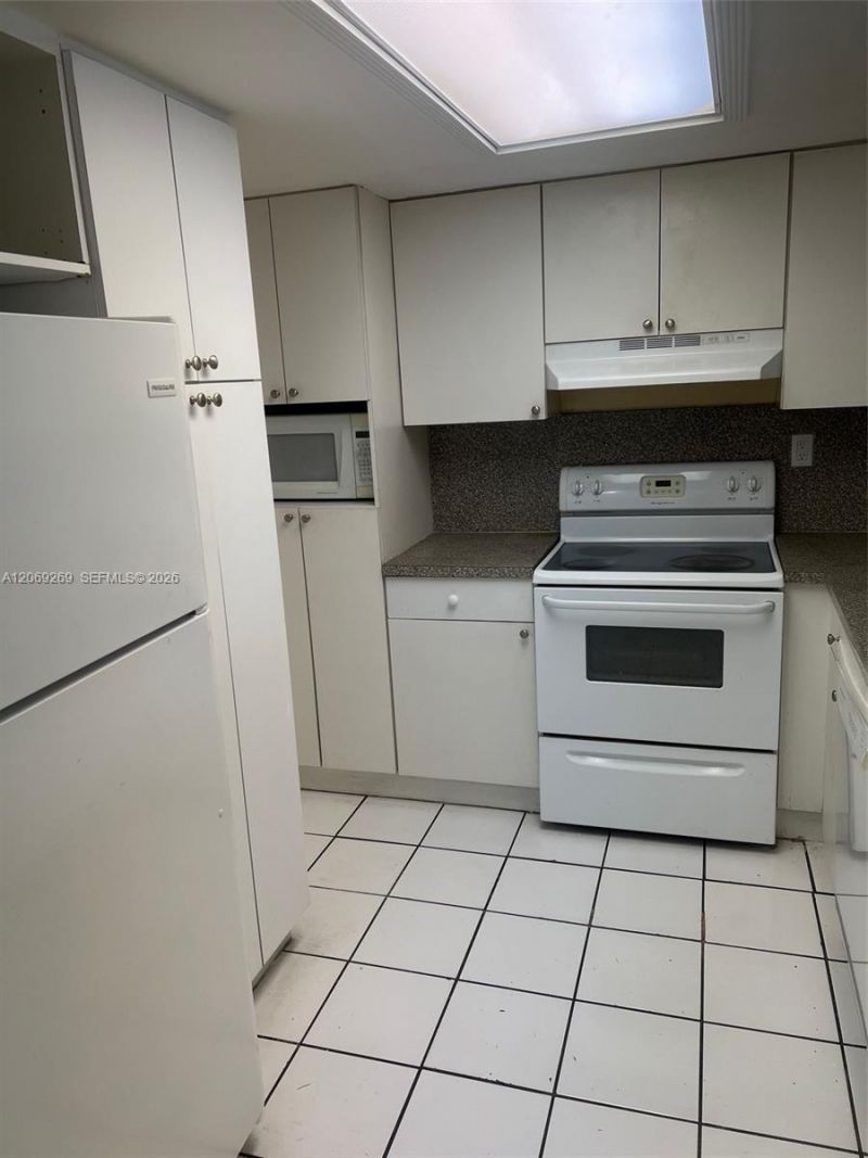 10500 SW 8th St , Unit 410, Miami, FL 33174 Photo