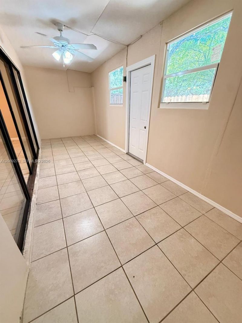 3301 Raleigh St , Unit 4D, Hollywood, FL 33021 Photo