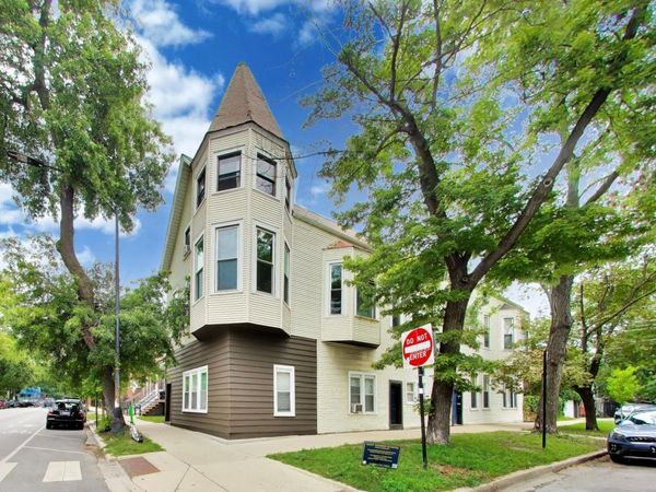 3501 N Damen Avenue , Chicago, IL 60657