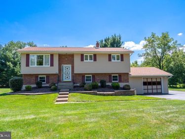 532 W FIFTH, PENNSBURG, PA 18073