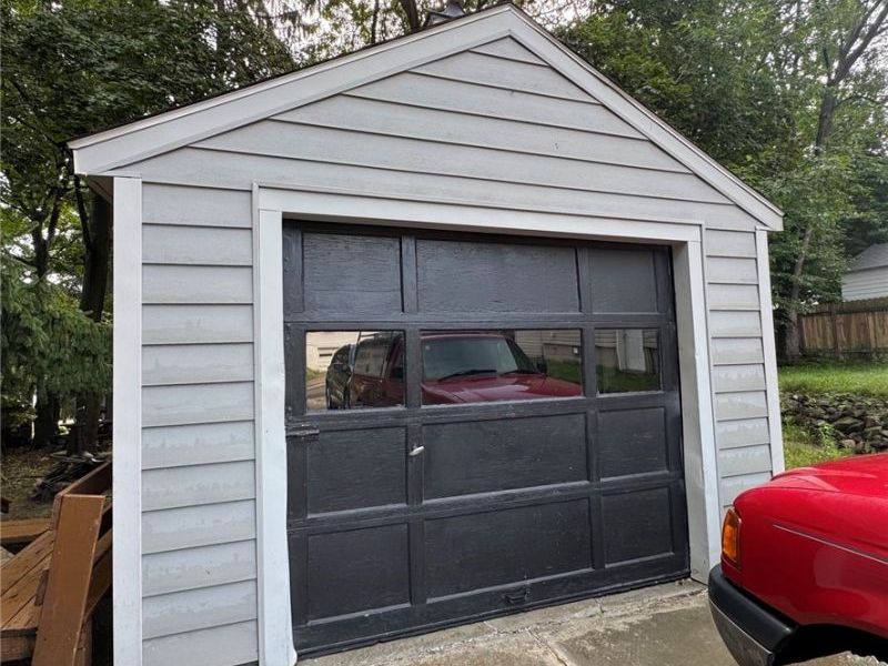 1303 Big Falls Avenue, Akron, OH 44310 Photo 3