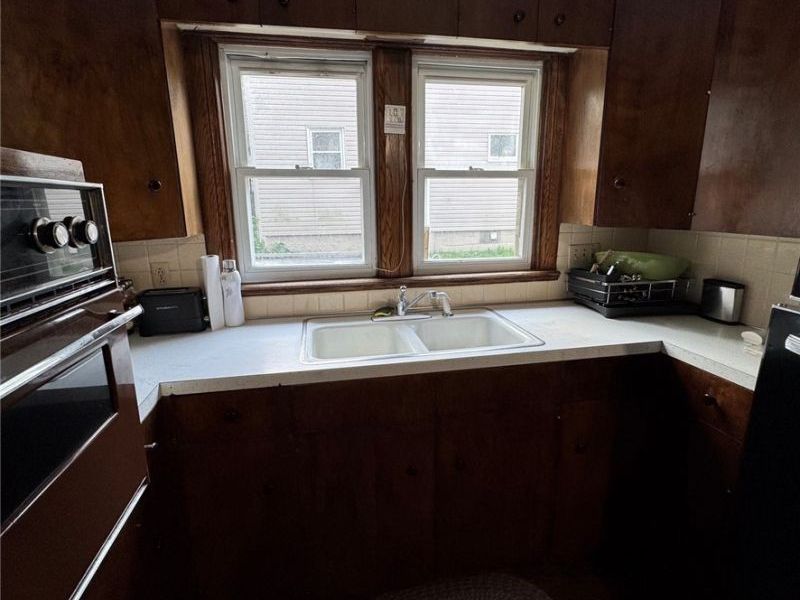1303 Big Falls Avenue, Akron, OH 44310 Photo 9