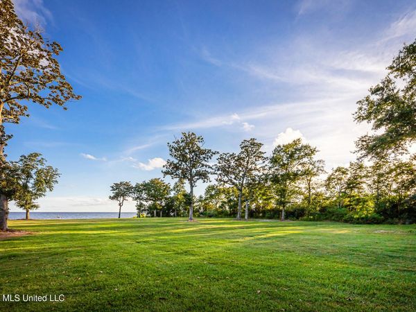 Seashore Avenue, Ocean Springs, MS 39564