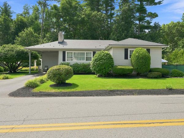 33 Palomino Lane, Bedford, NH 03110