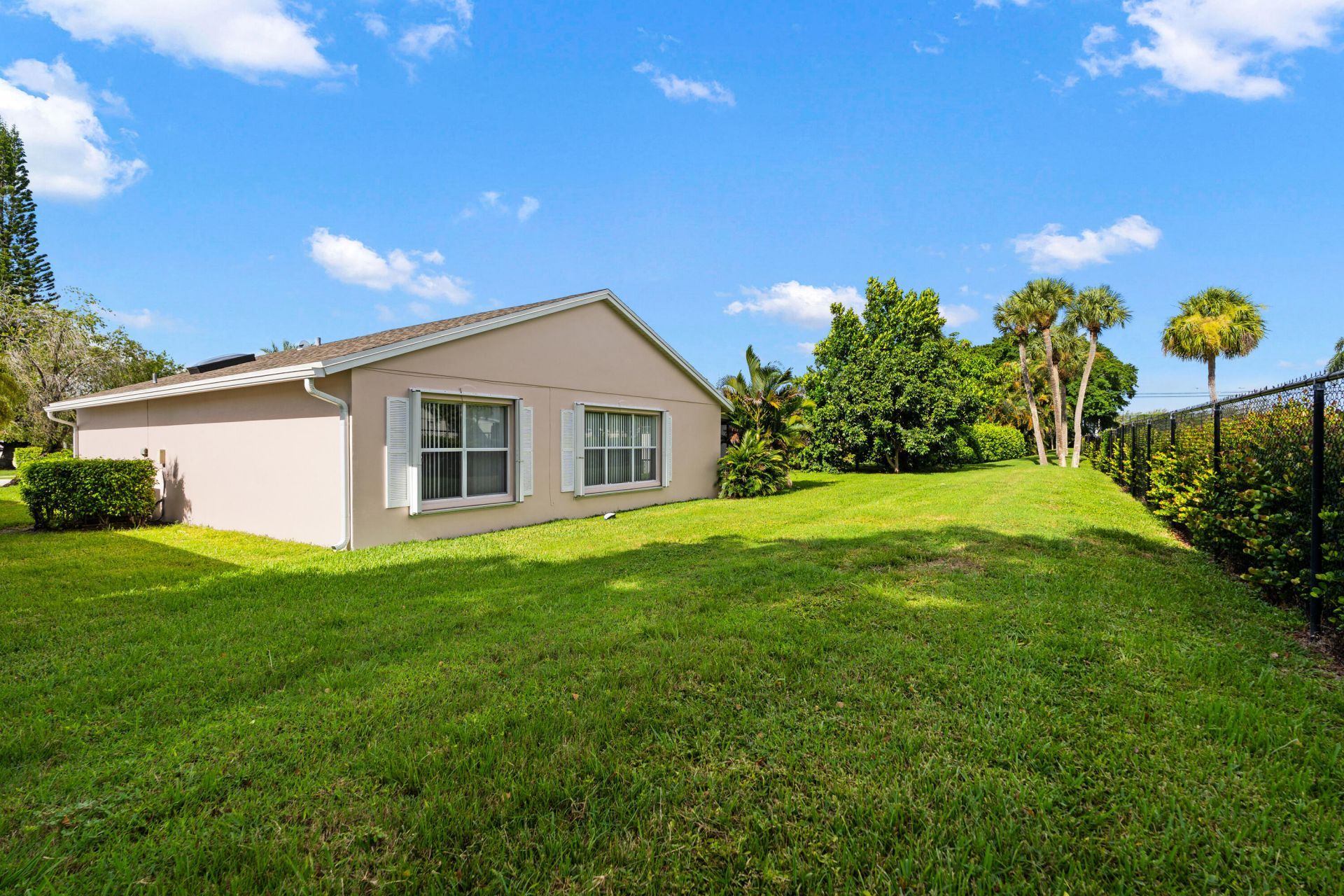 1209 Pine Sage Circle, West Palm Beach, FL 33409 Photo