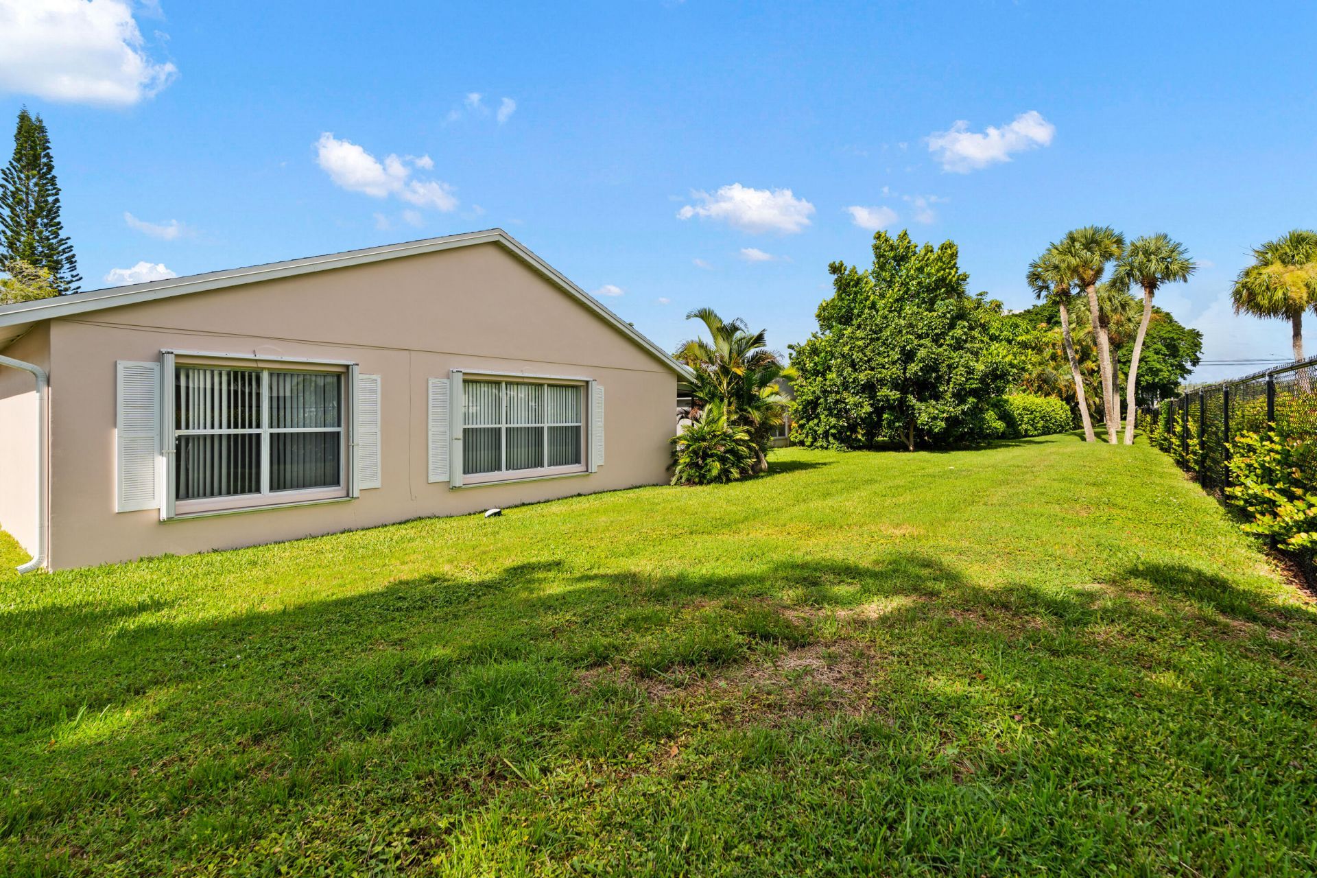1209 Pine Sage Circle, West Palm Beach, FL 33409 Photo