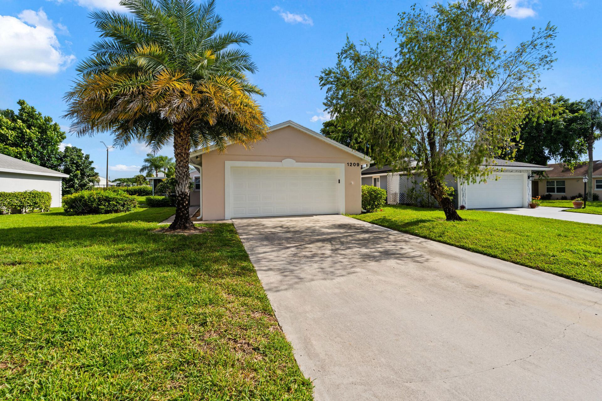 1209 Pine Sage Circle, West Palm Beach, FL 33409 Photo