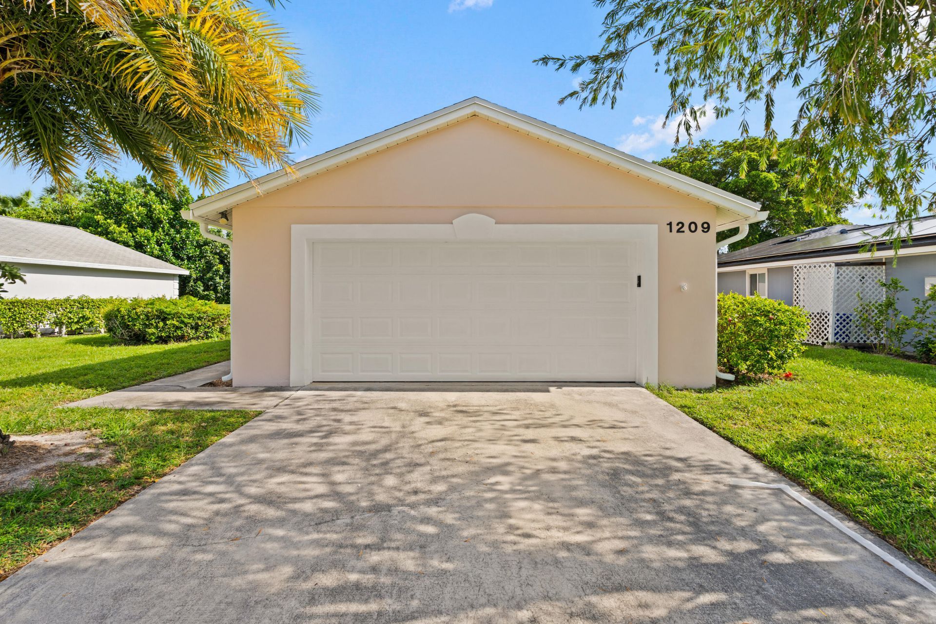 1209 Pine Sage Circle, West Palm Beach, FL 33409 Photo