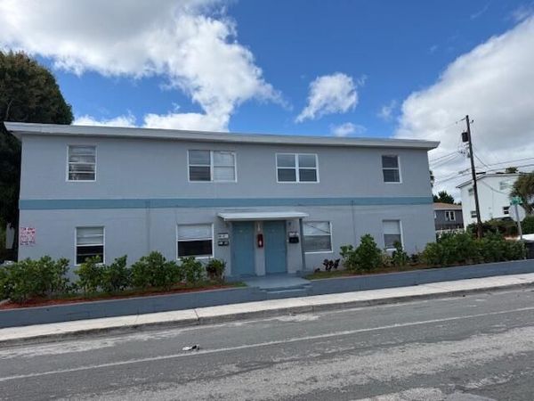 1913 Division Avenue, Unit 102, West Palm Beach, FL 33407