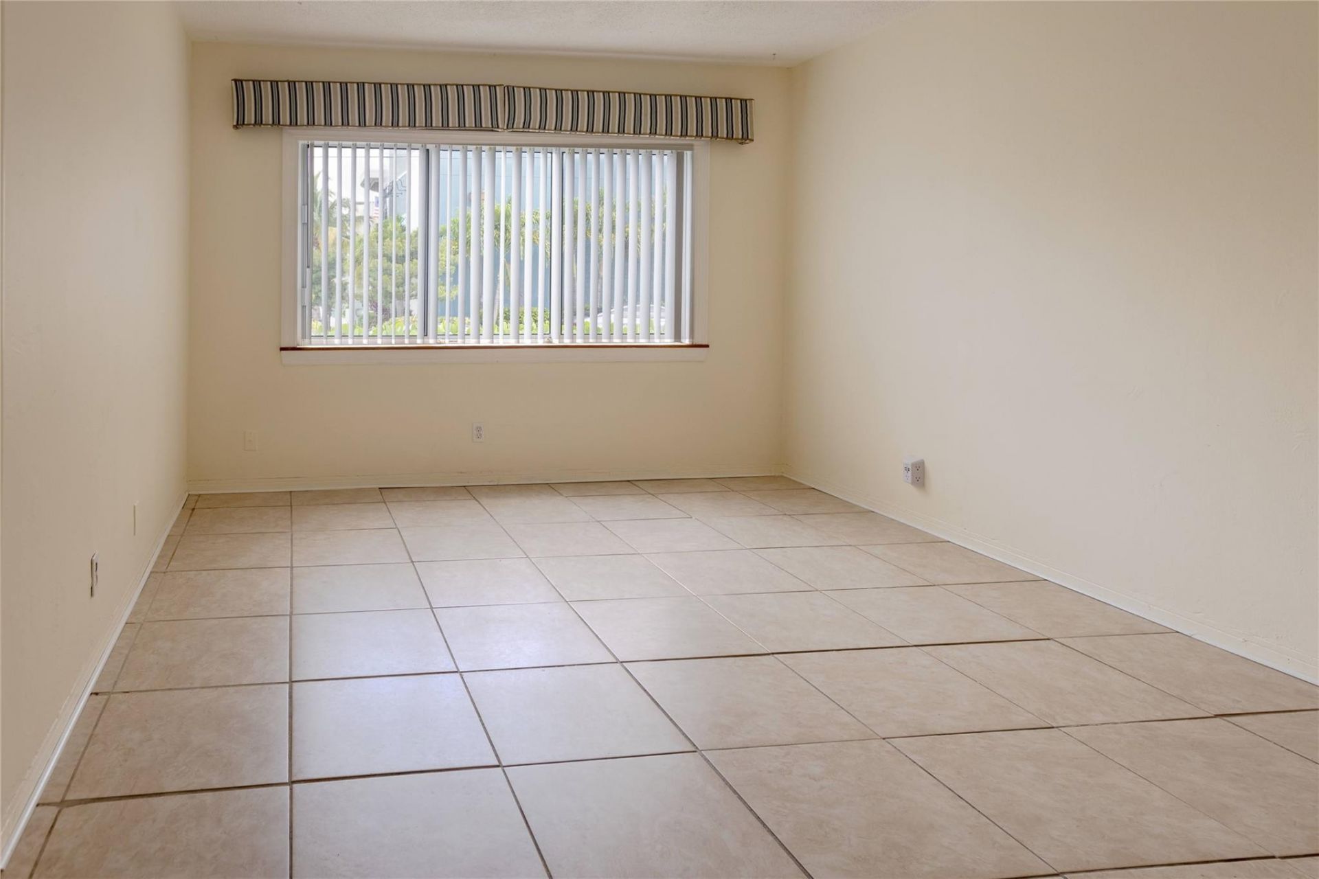 1001 SE 16th Street, Fort Lauderdale, FL 33316 Photo