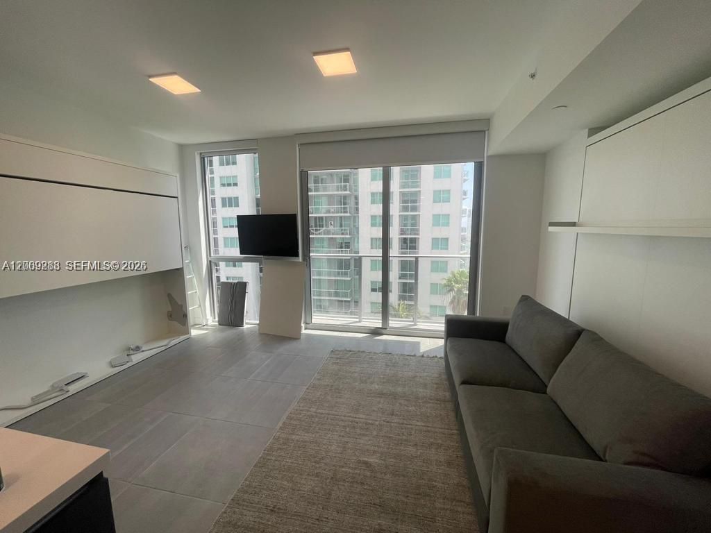 227 NE 2nd St , Unit 1613, Miami, FL 33132 Photo