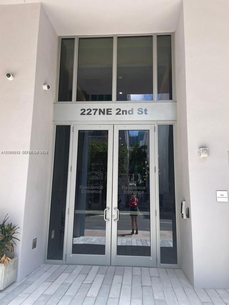 227 NE 2nd St , Unit 1613, Miami, FL 33132 Photo