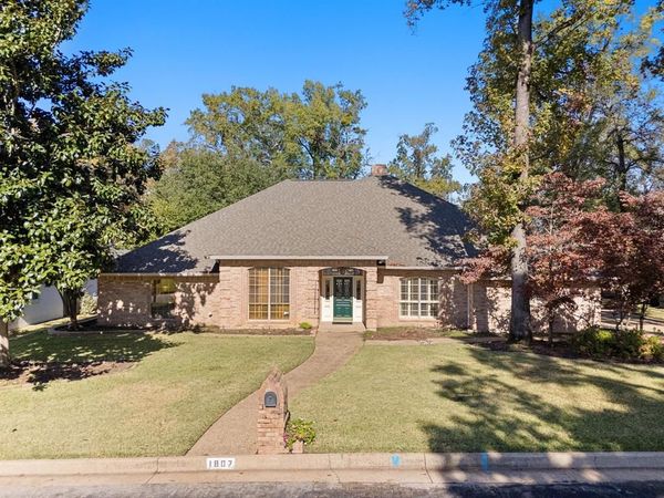 1807 Royal Oak Drive , Tyler, TX 75703