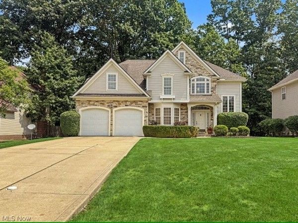 345 Knollwood Trail , Richmond Heights, OH 44143