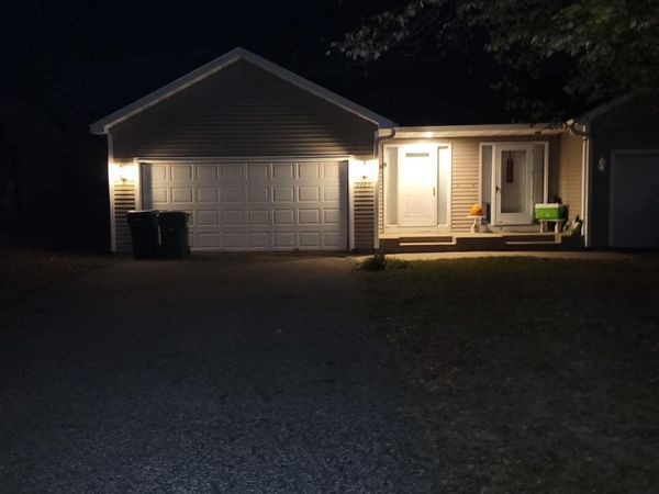2403 Brenner Court, Roseville, MN 55113