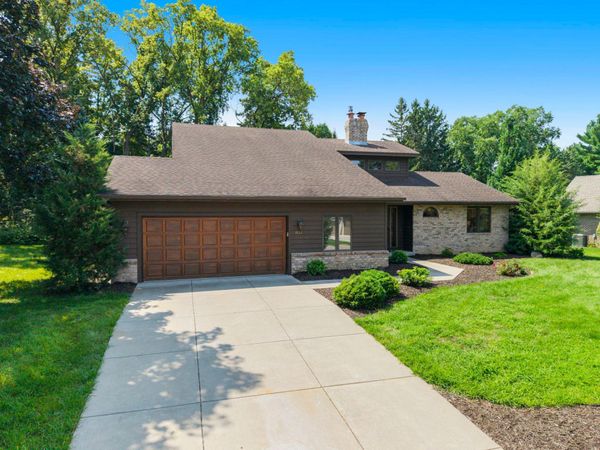 1128 Orchard Circle, Mendota Heights, MN 55118