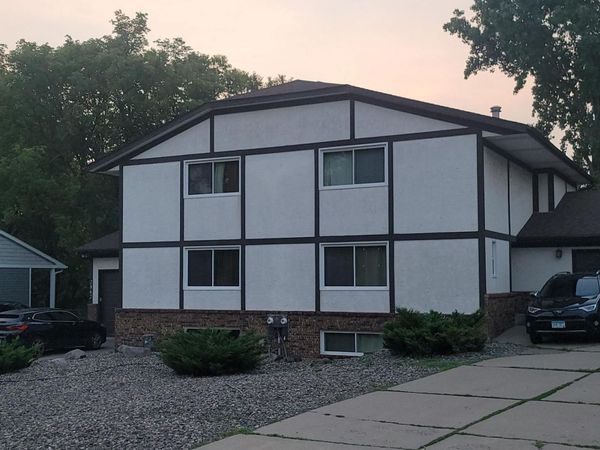 2860-2862 Wheeler Street N, Roseville, MN 55113