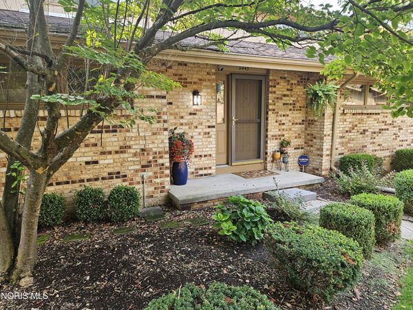 2443 Parliament Square , Toledo, OH 43617