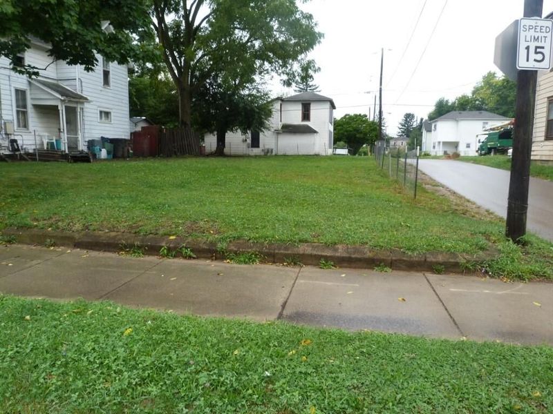 327 N Yellow Springs Street, Springfield, OH 45504 Photo 1