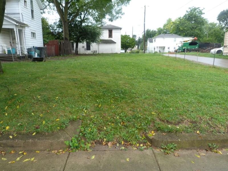 327 N Yellow Springs Street, Springfield, OH 45504 Photo 9