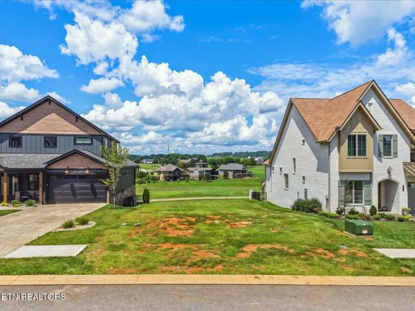 387 Black Bear Circle, Loudon, TN 37774