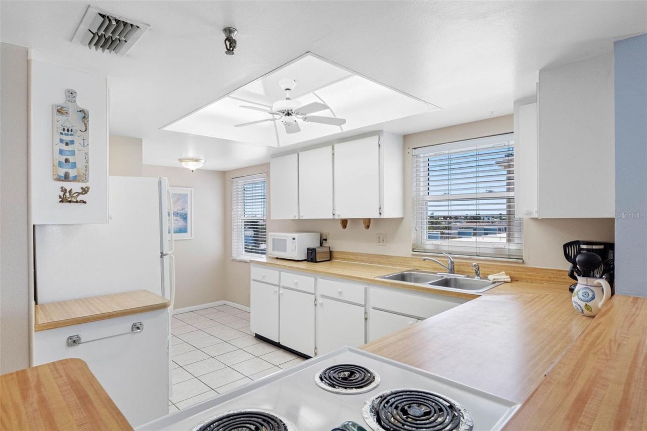 14300 Gulf Boulevard, Unit 501, Madeira Beach, FL 33708 Photo