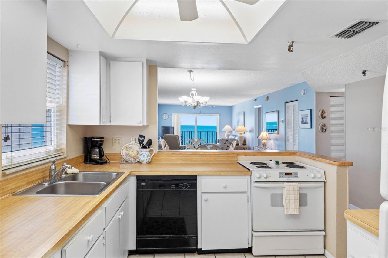 14300 Gulf Boulevard, Unit 501, Madeira Beach, FL 33708 Photo