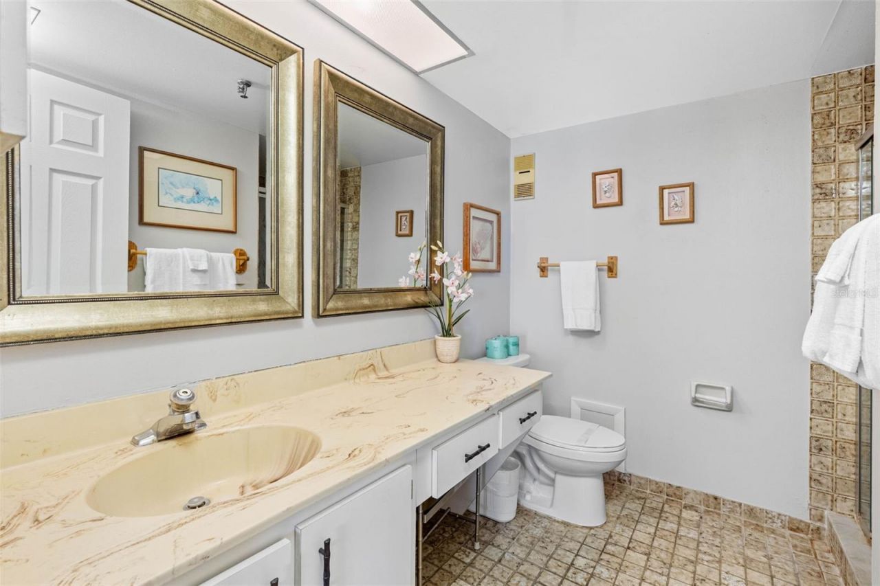 14300 Gulf Boulevard, Unit 501, Madeira Beach, FL 33708 Photo